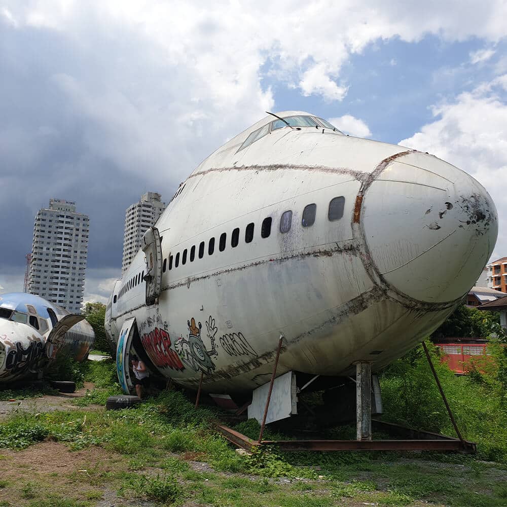 Decommissioned Boeing 747 in color